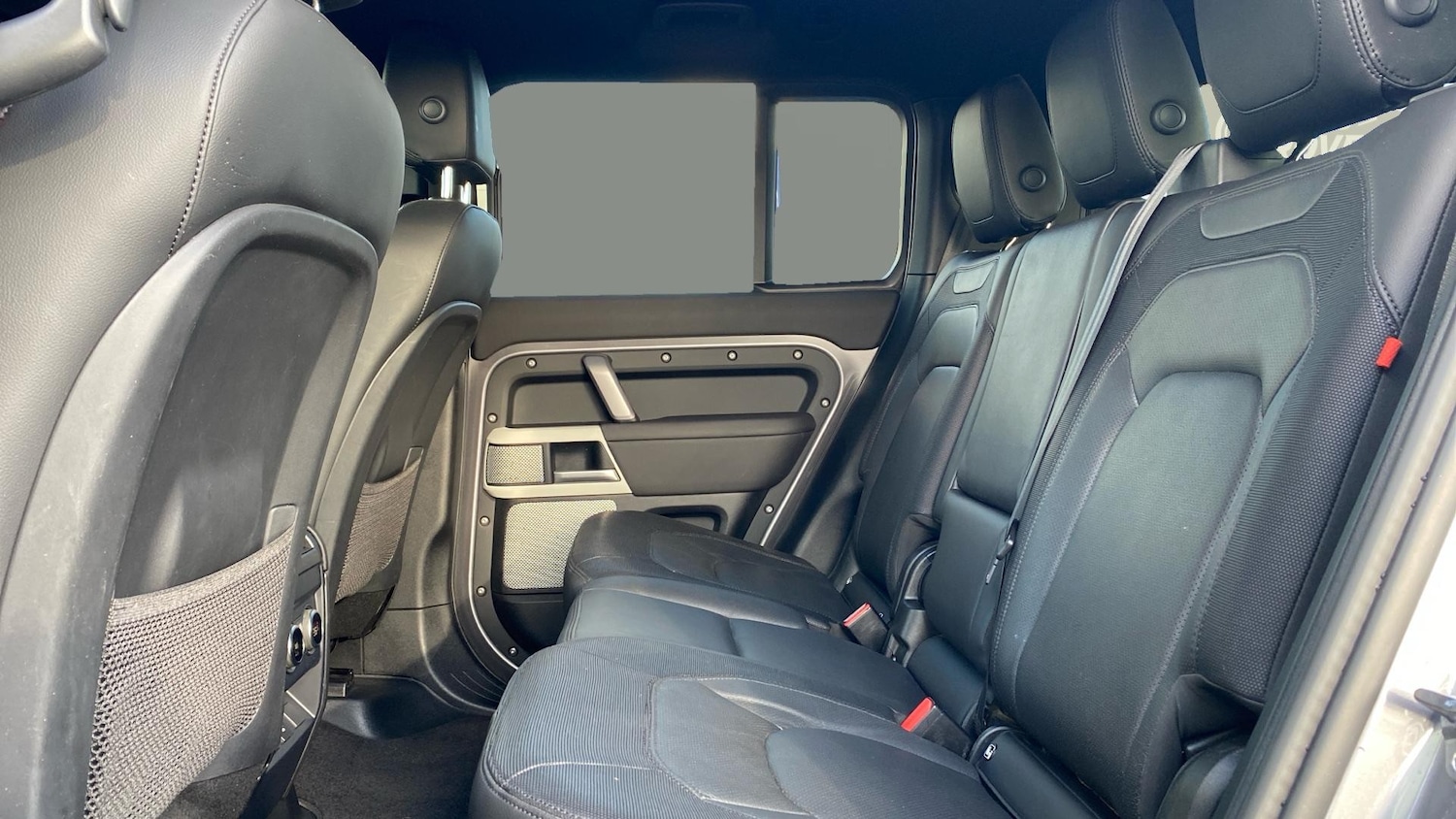 Used Land Rover Defender 2024 for sale - 77286180: Photo 4