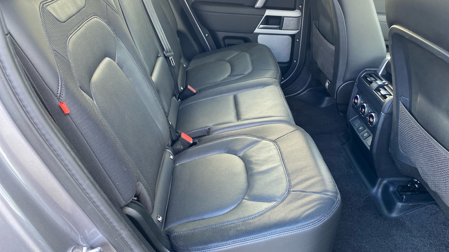 Used Land Rover Defender 2024 for sale - 77286180: Photo 44