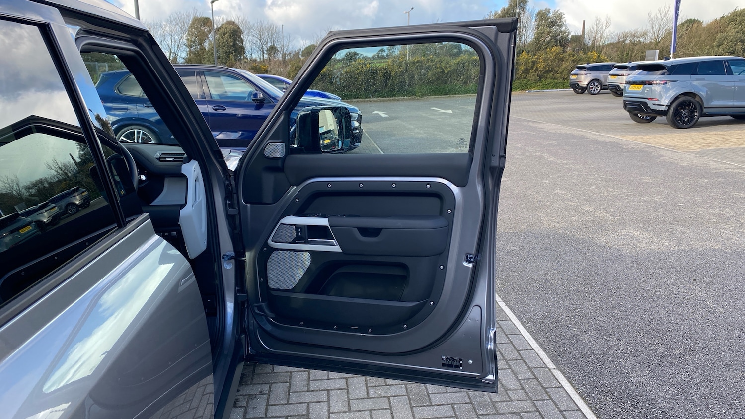 Used Land Rover Defender 2024 for sale - 77286180: Photo 48