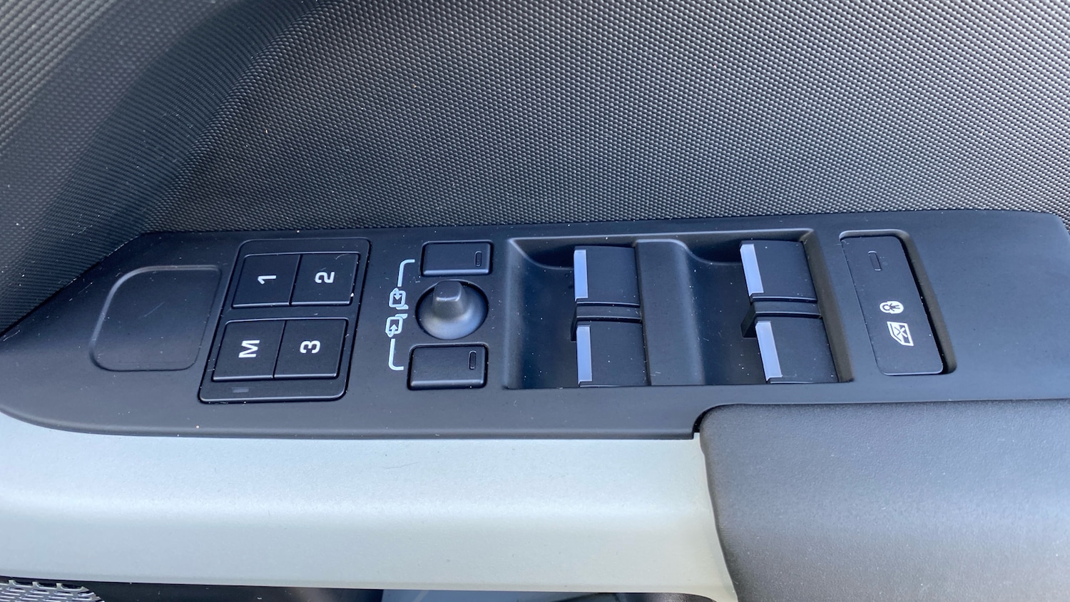 Used Land Rover Defender 2024 for sale - 77286180: Photo 49