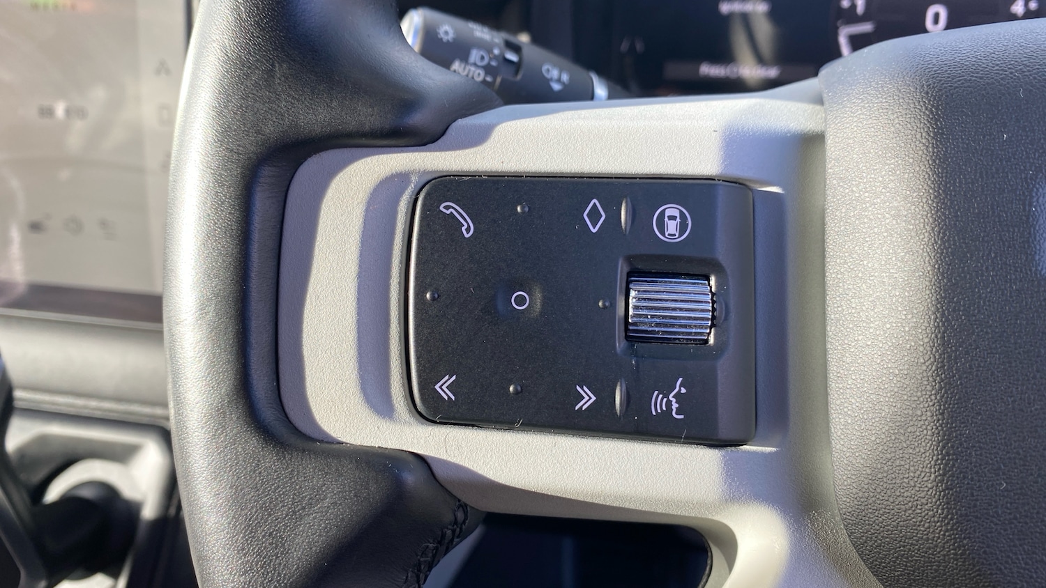 Used Land Rover Defender 2024 for sale - 77286180: Photo 55