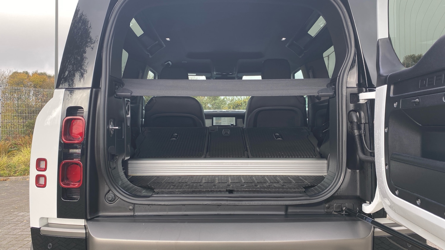 Used Land Rover Defender 2023 for sale - 76534293: Photo 10