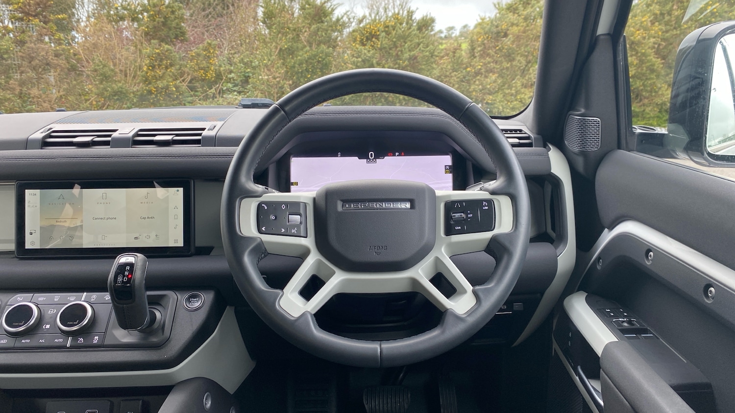 Used Land Rover Defender 2023 for sale - 76534293: Photo 15