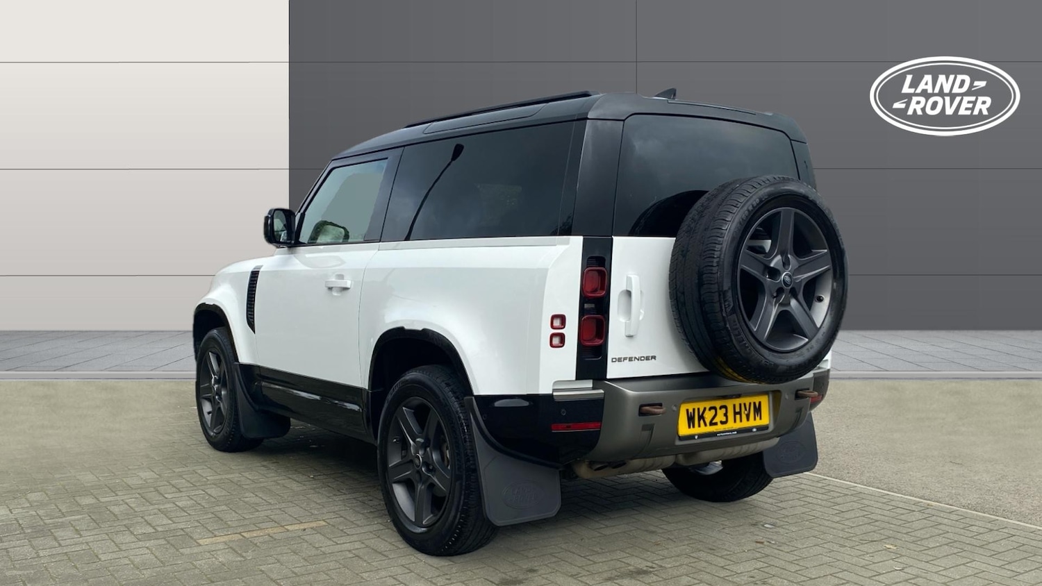 Used Land Rover Defender 2023 for sale - 76534293: Photo 2