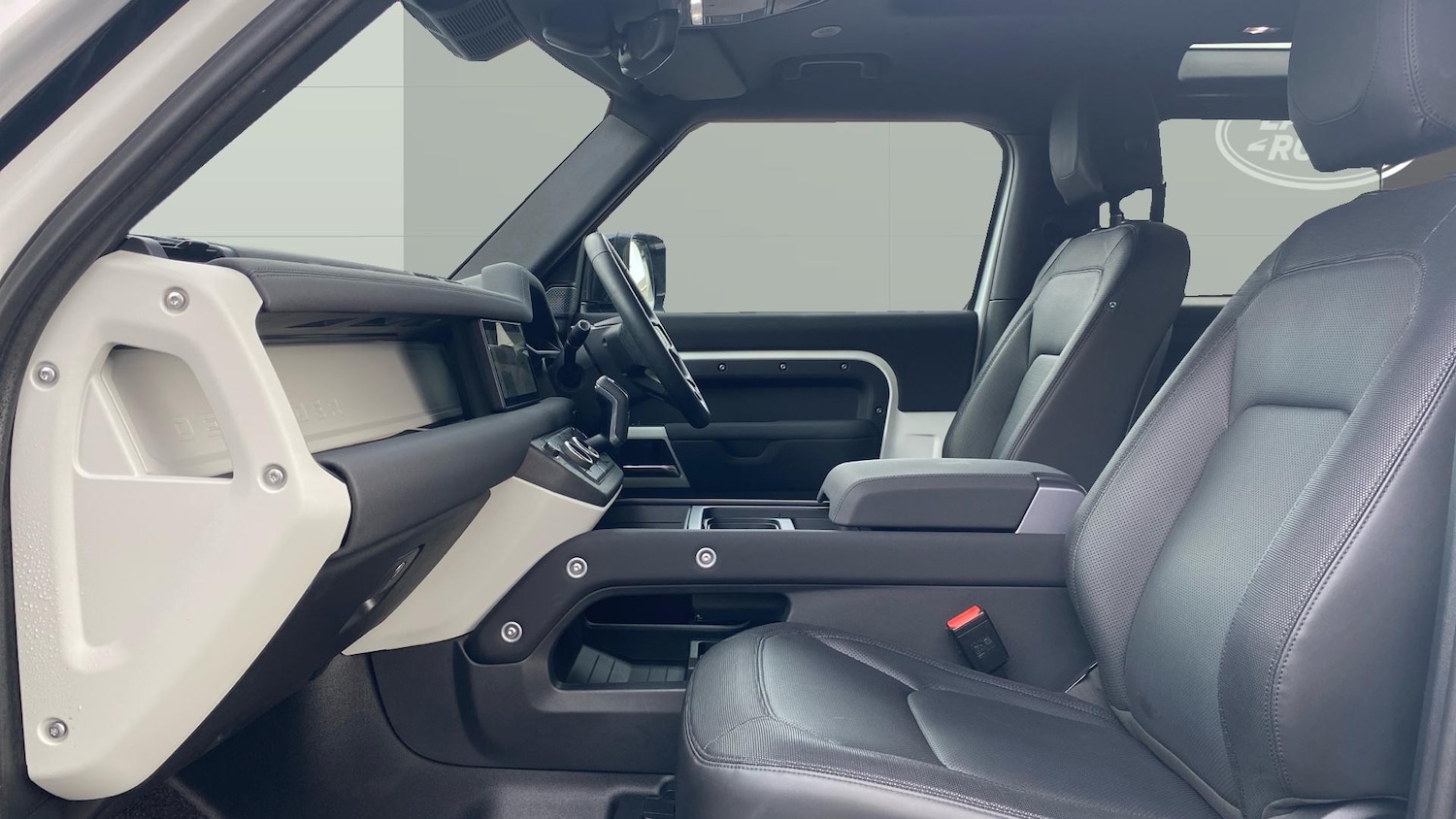 Used Land Rover Defender 2023 for sale - 76534293: Photo 3