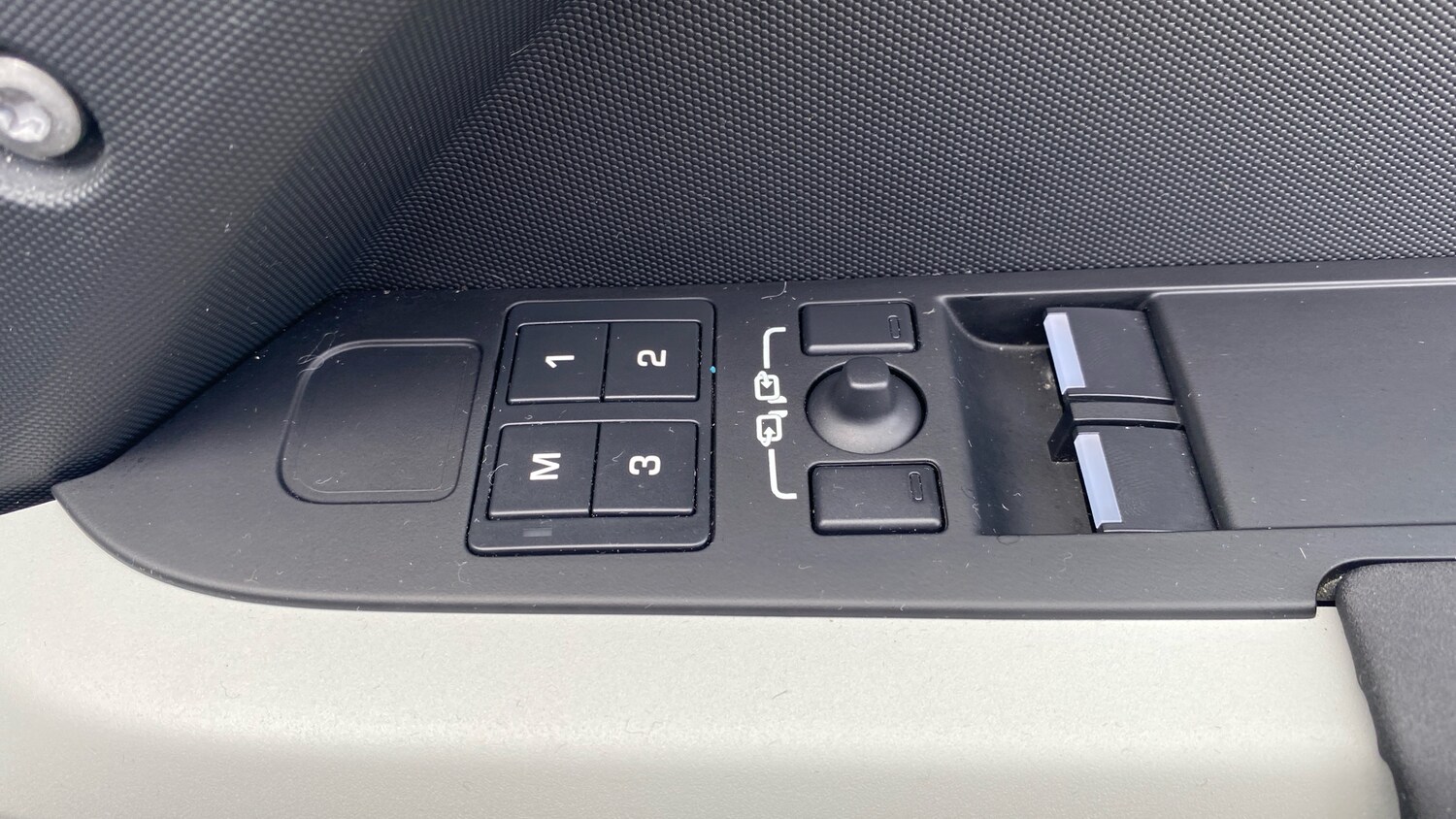 Used Land Rover Defender 2023 for sale - 76534293: Photo 40