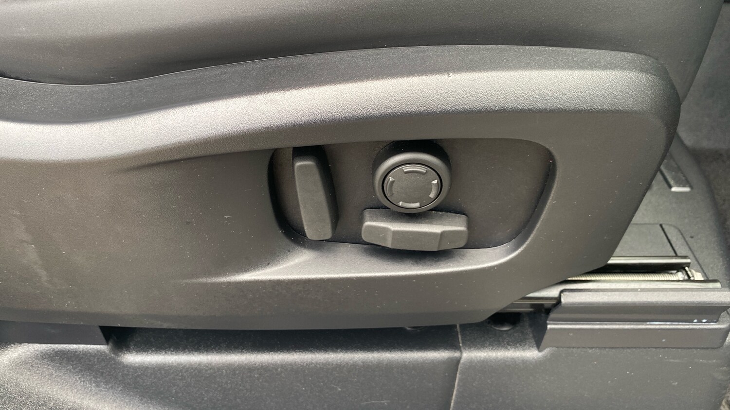 Used Land Rover Defender 2023 for sale - 76534293: Photo 42