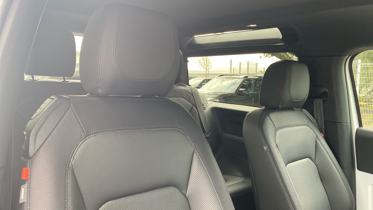 Used Land Rover Defender 2023 for sale - 76534293: Photo 45