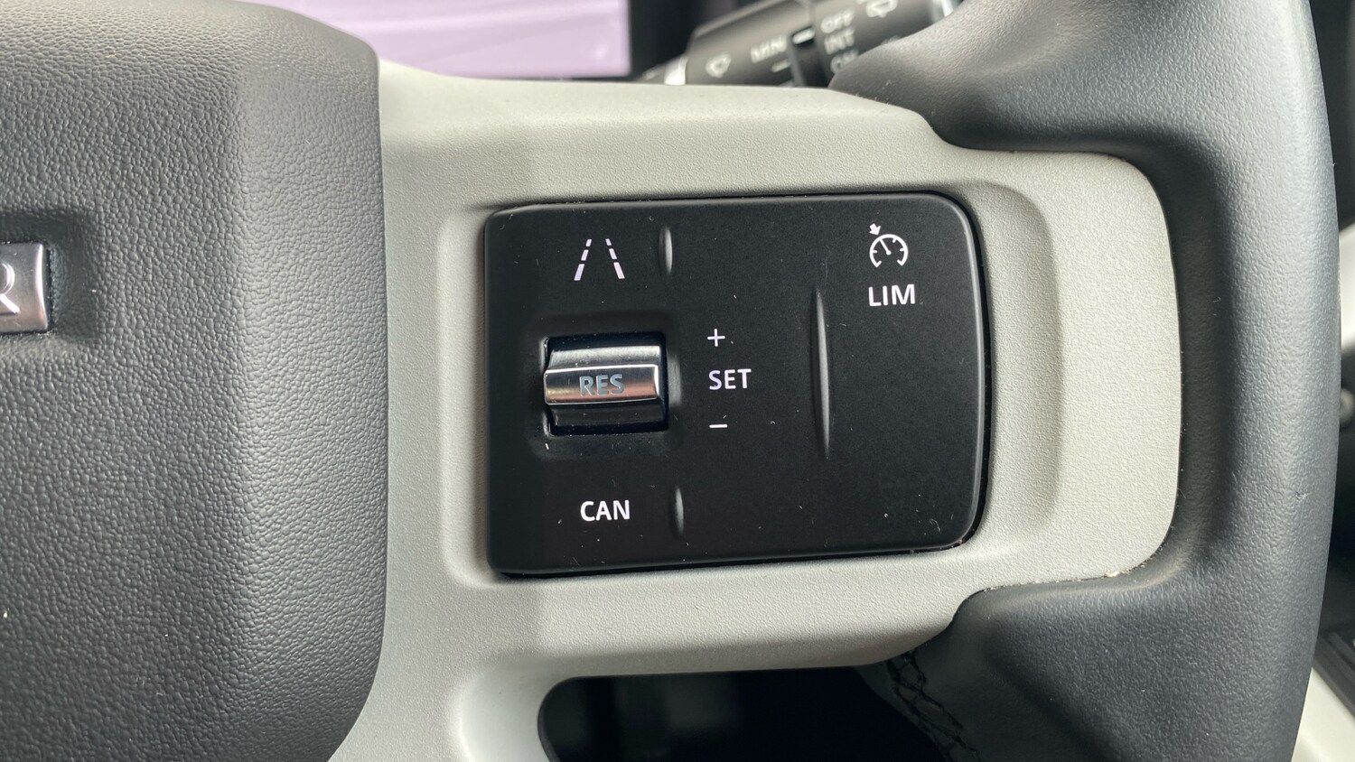 Used Land Rover Defender 2023 for sale - 76534293: Photo 48