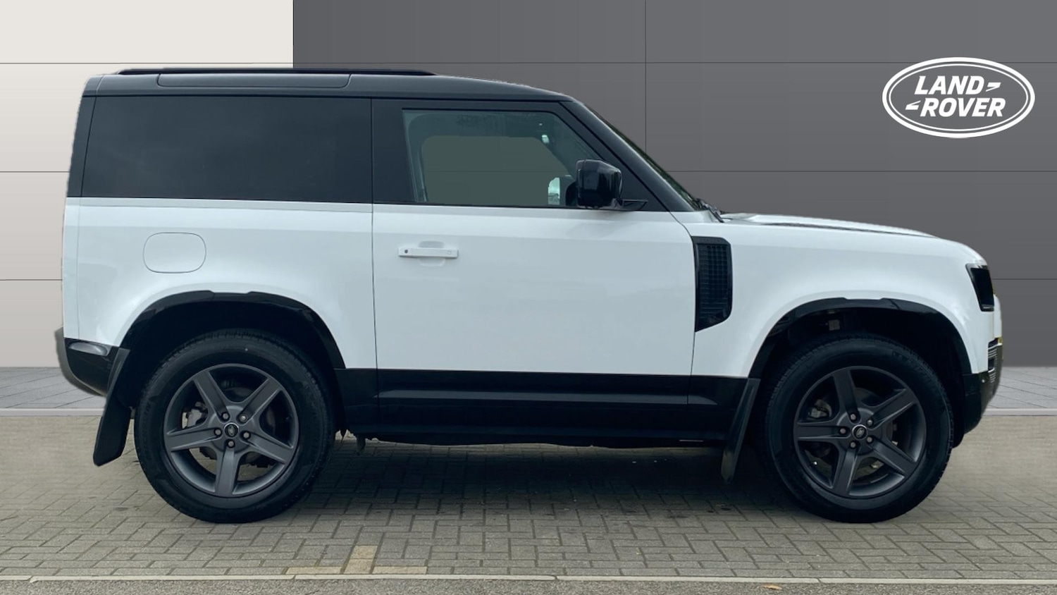 Used Land Rover Defender 2023 for sale - 76534293: Photo 5