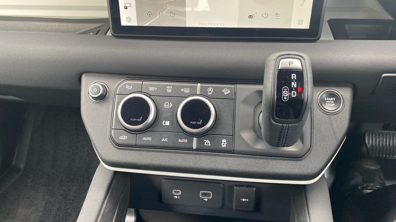 Used Land Rover Defender 2023 for sale - 76534293: Photo 51