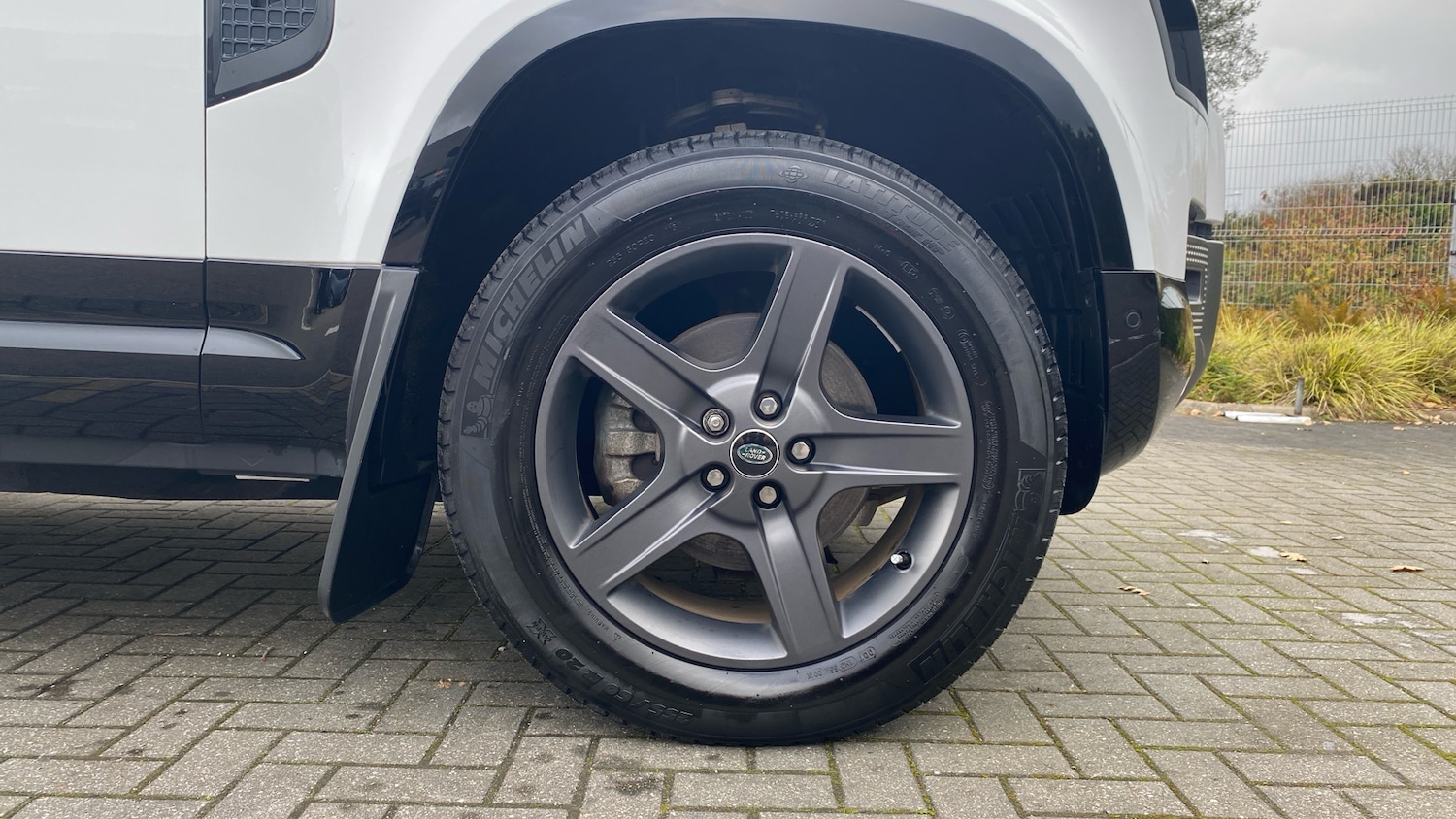 Used Land Rover Defender 2023 for sale - 76534293: Photo 8