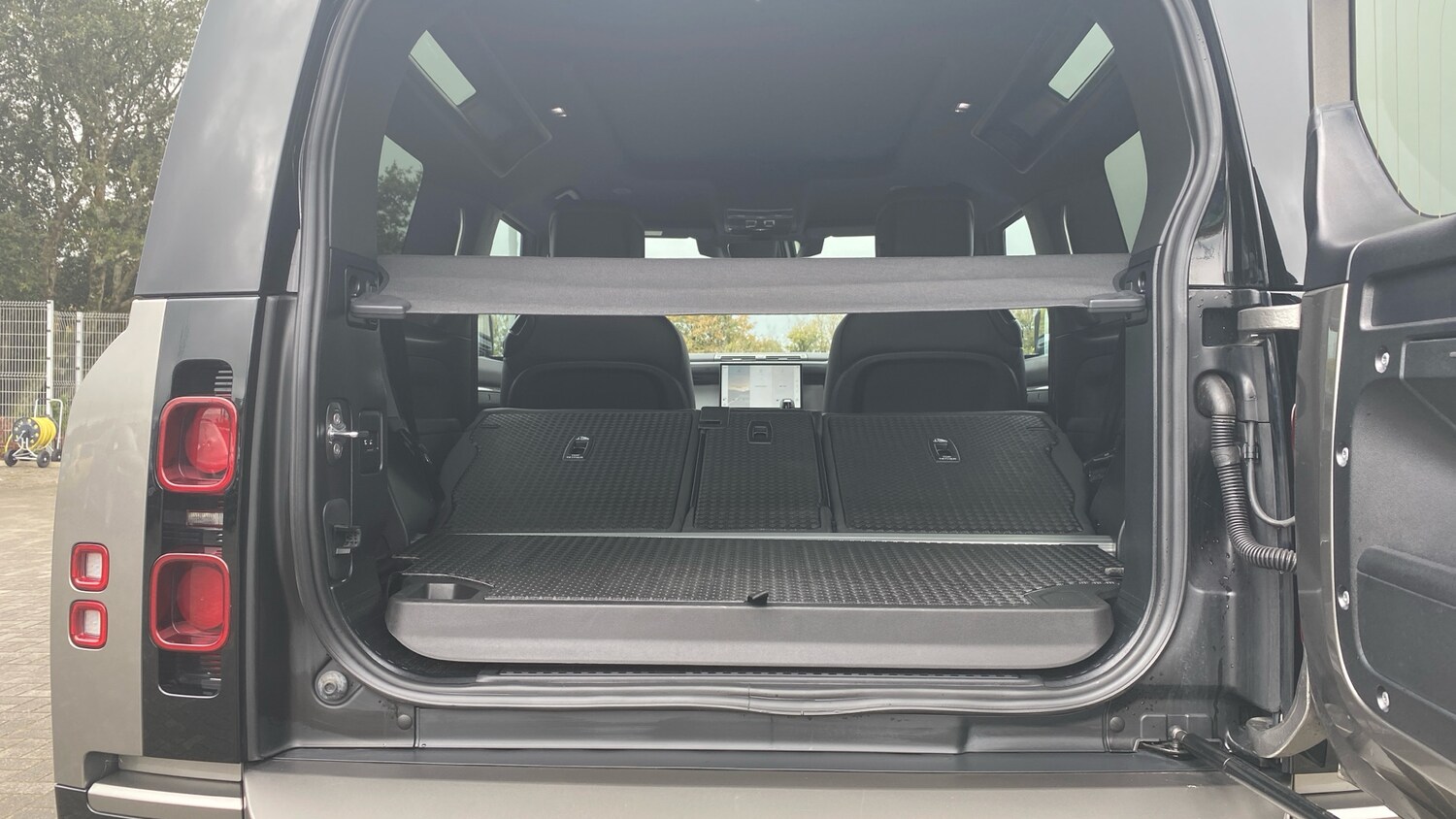 Used Land Rover Defender 2024 for sale - 76228133: Photo 10