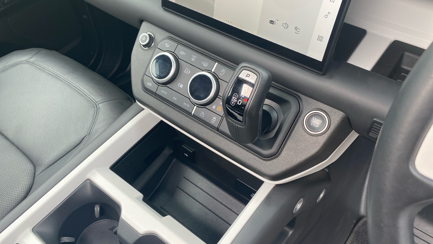 Used Land Rover Defender 2024 for sale - 76228133: Photo 13