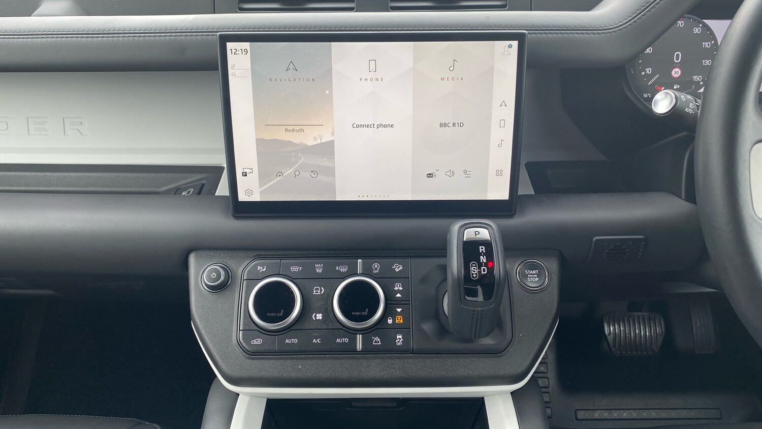 Used Land Rover Defender 2024 for sale - 76228133: Photo 14