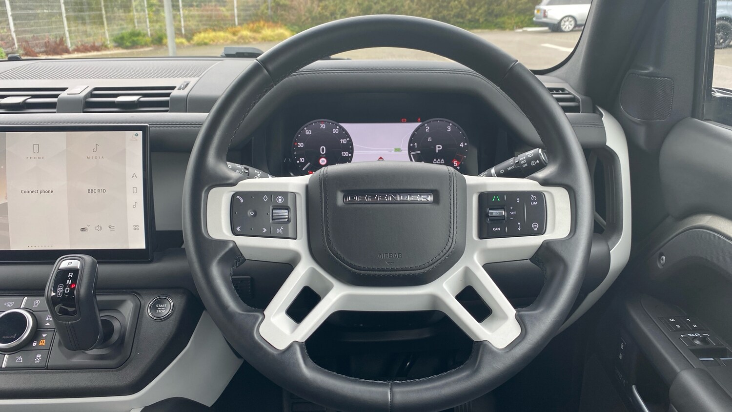 Used Land Rover Defender 2024 for sale - 76228133: Photo 15