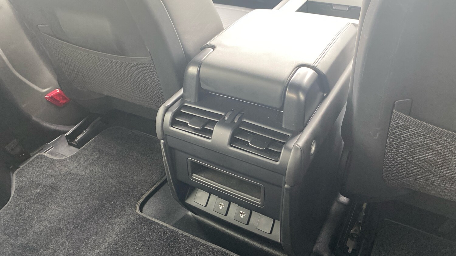 Used Land Rover Defender 2024 for sale - 76228133: Photo 18