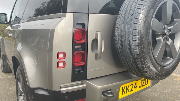 Used Land Rover Defender 2024 for sale - 76228133: Photo 19