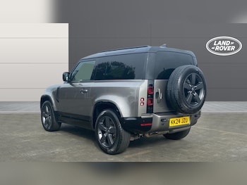 Used Land Rover Defender 2024 for sale - 76228133: Photo 2