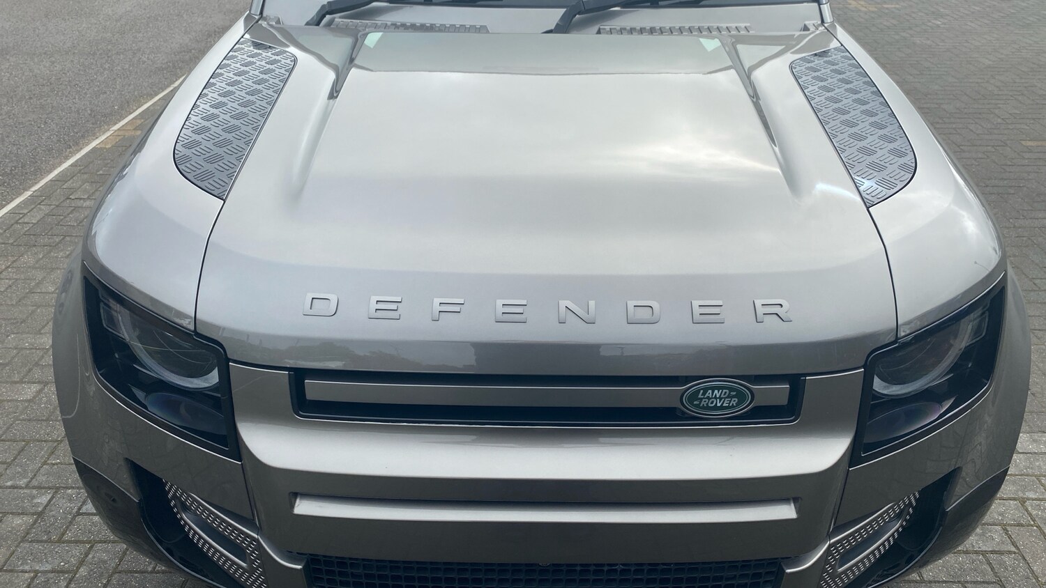 Used Land Rover Defender 2024 for sale - 76228133: Photo 32