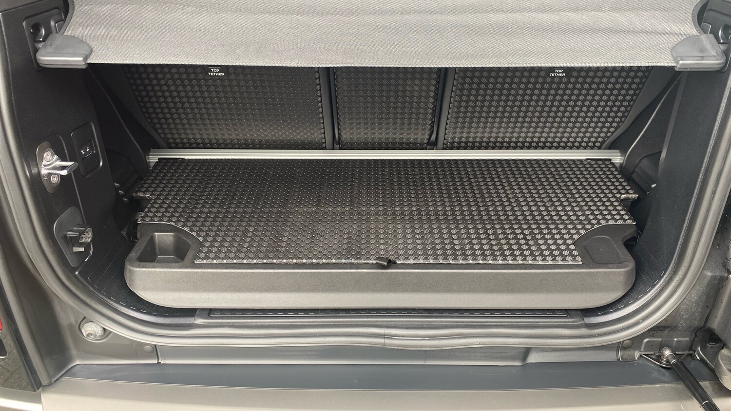 Used Land Rover Defender 2024 for sale - 76228133: Photo 37