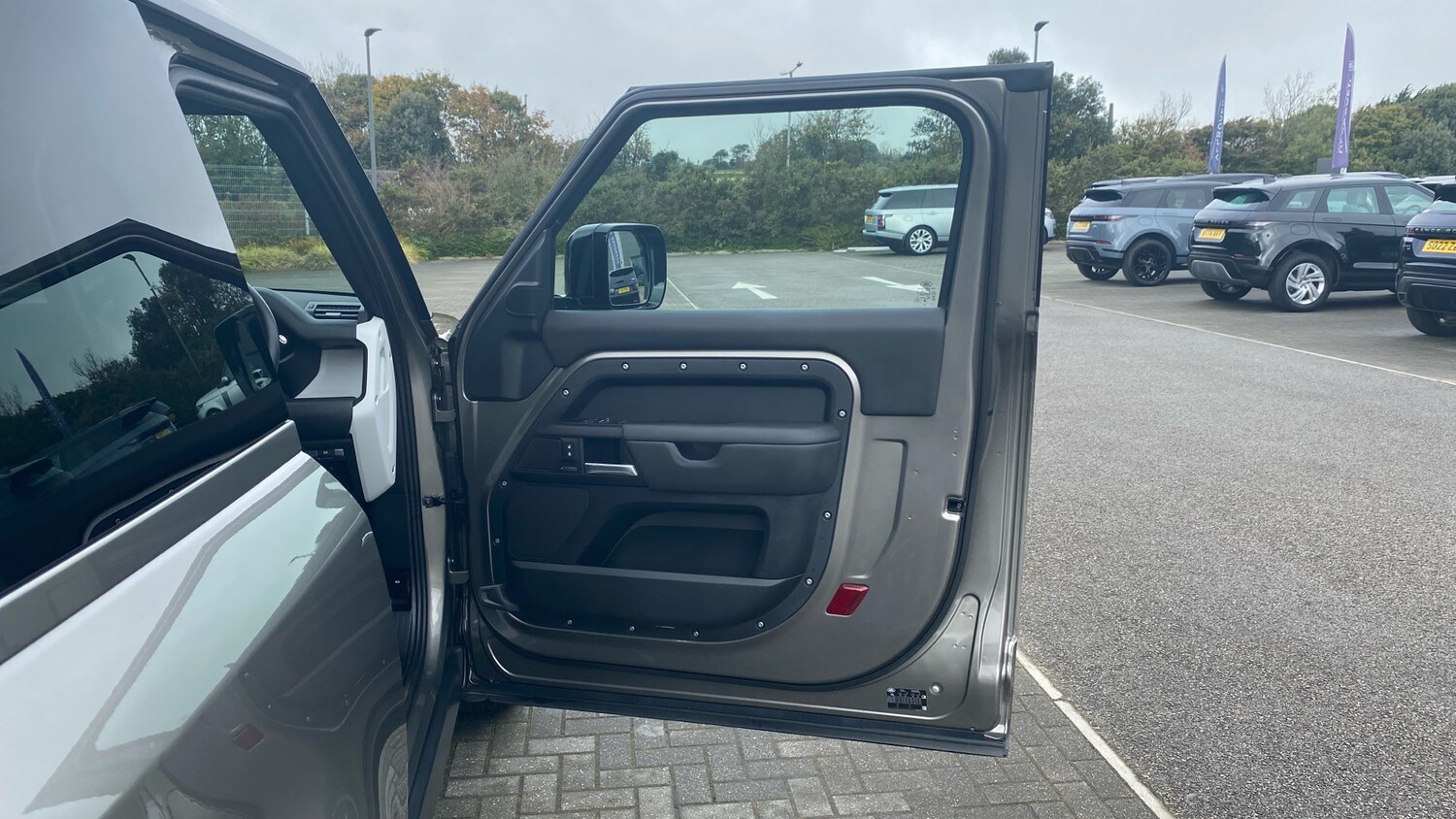 Used Land Rover Defender 2024 for sale - 76228133: Photo 39