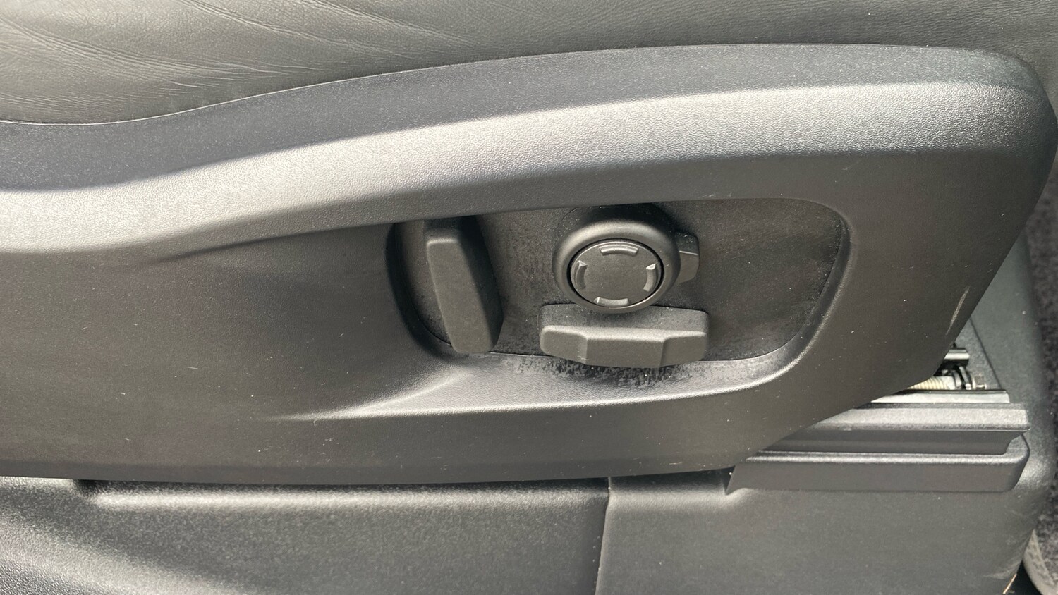 Used Land Rover Defender 2024 for sale - 76228133: Photo 43