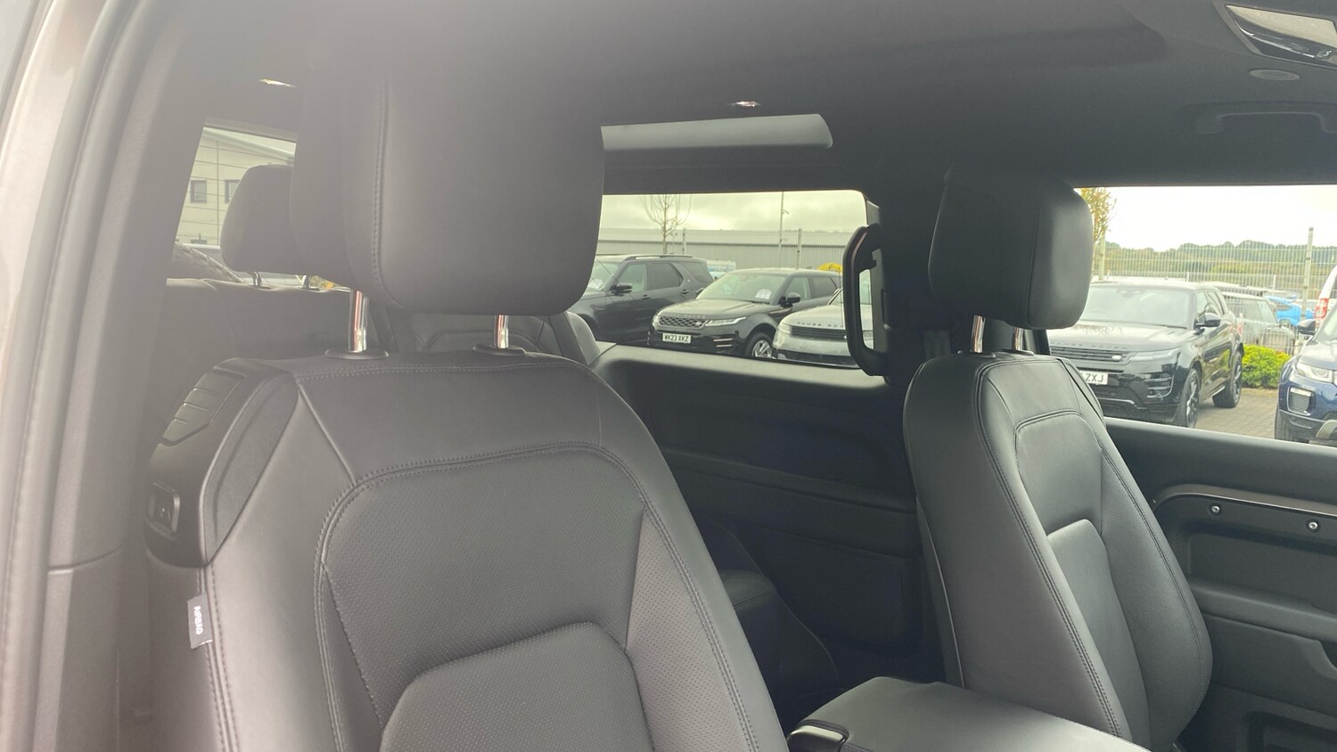 Used Land Rover Defender 2024 for sale - 76228133: Photo 44