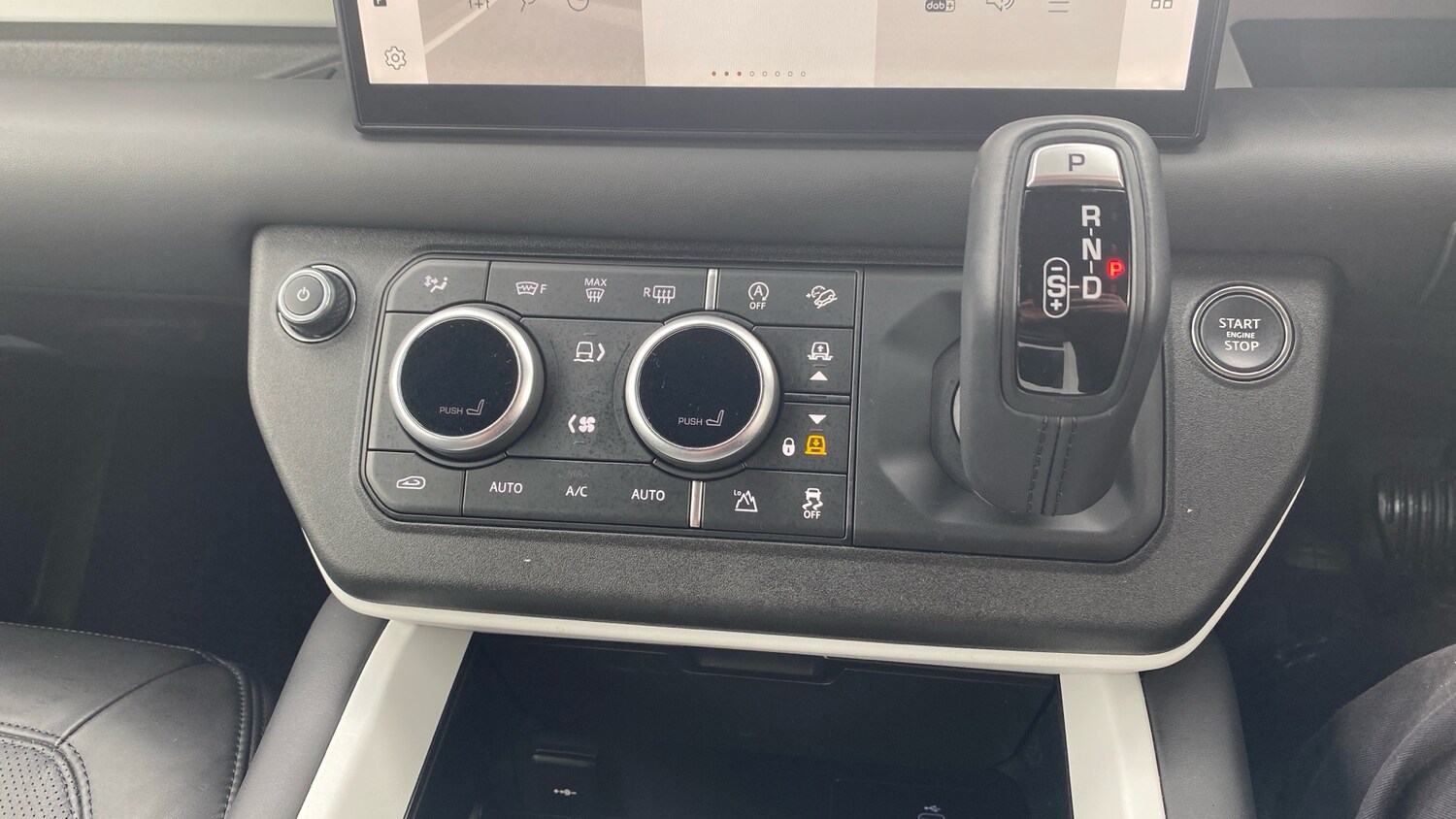 Used Land Rover Defender 2024 for sale - 76228133: Photo 50