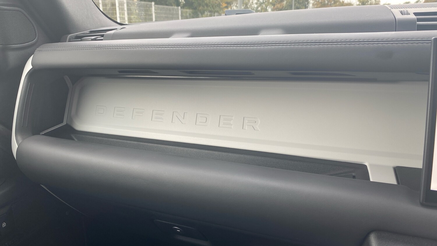 Used Land Rover Defender 2024 for sale - 76228133: Photo 51