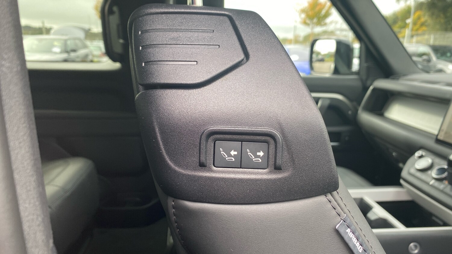 Used Land Rover Defender 2024 for sale - 76228133: Photo 60