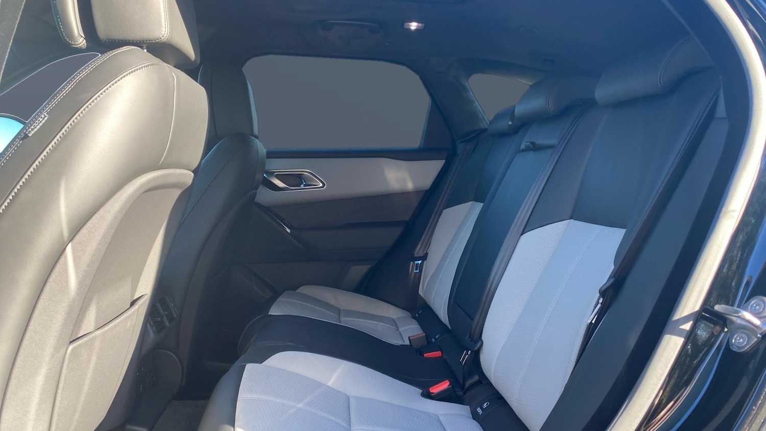 Used Land Rover Range Rover Velar 2025 for sale - 77807017: Photo 4