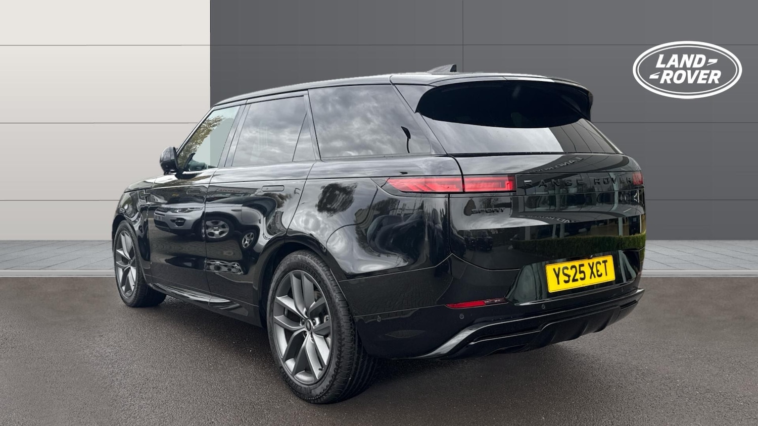 Used Land Rover Range Rover Sport 2025 for sale - 77518955: Photo 2