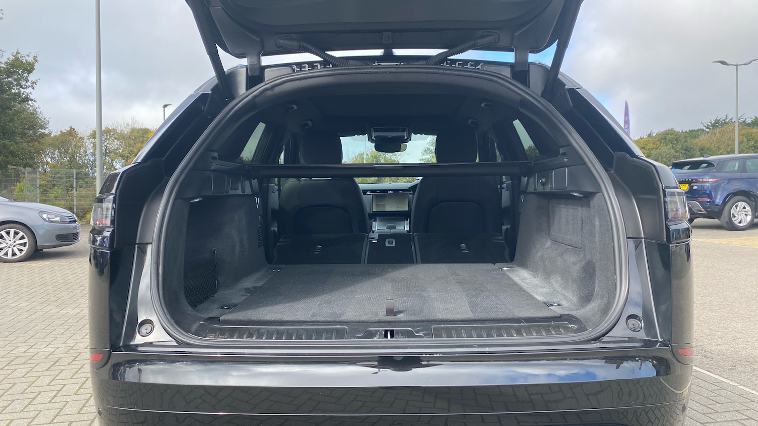 Used Land Rover Range Rover Velar 2024 for sale - 76302894: Photo 10