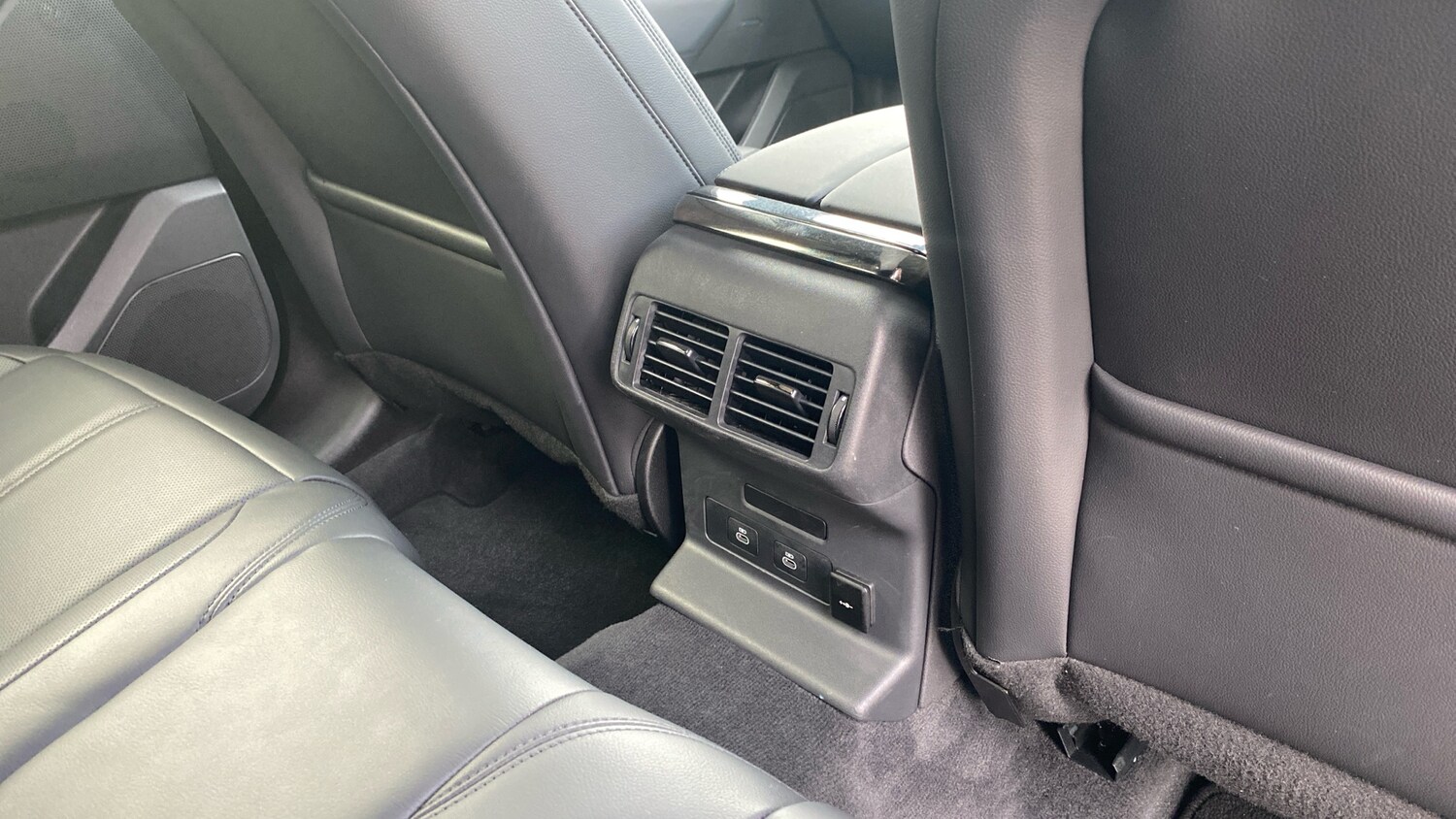 Used Land Rover Range Rover Velar 2024 for sale - 76302894: Photo 18