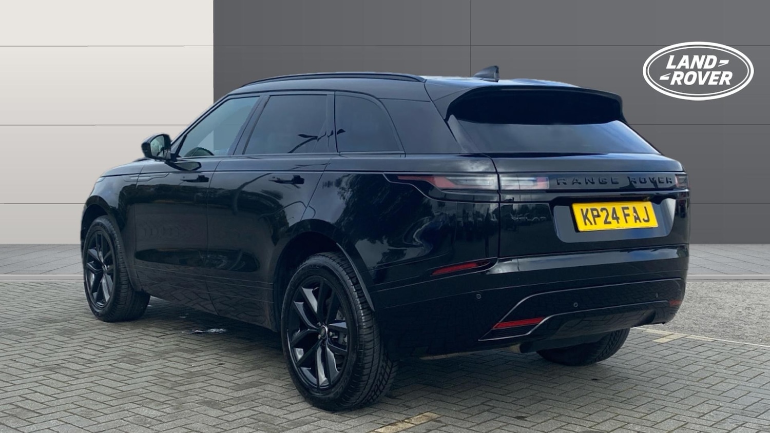 Used Land Rover Range Rover Velar 2024 for sale - 76302894: Photo 2