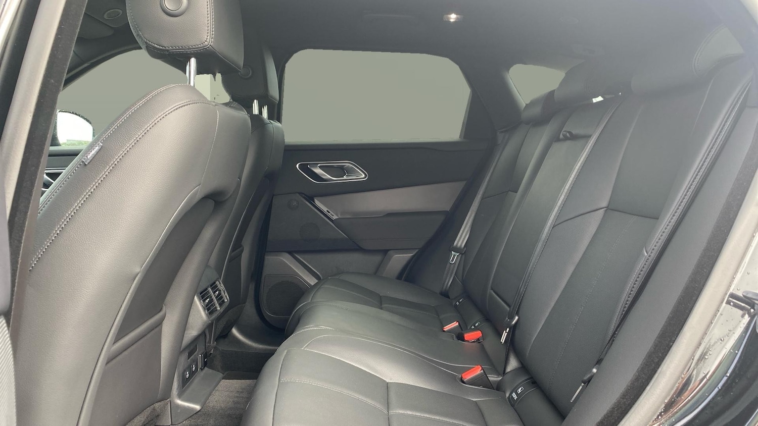 Used Land Rover Range Rover Velar 2024 for sale - 76302894: Photo 4