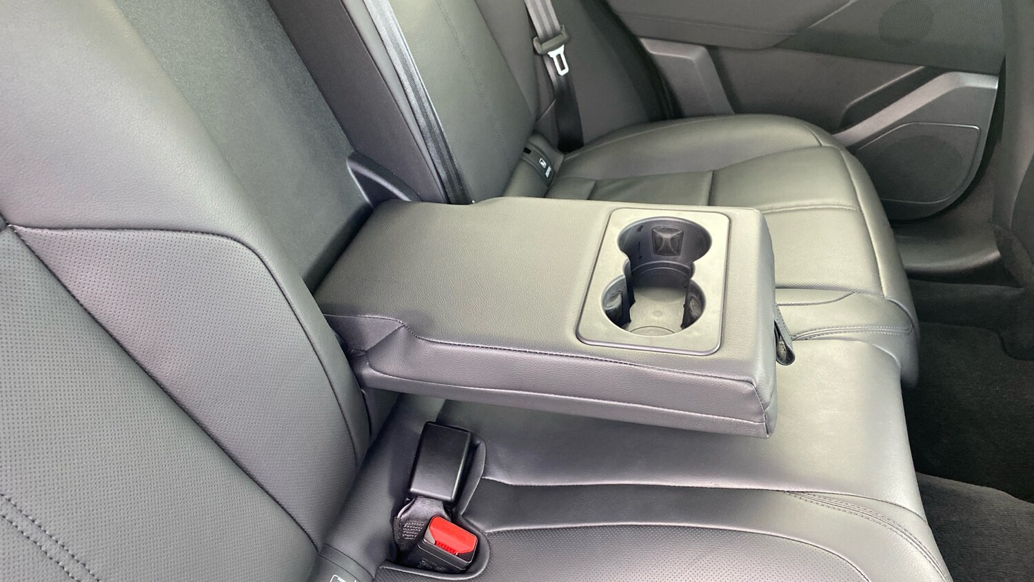 Used Land Rover Range Rover Velar 2024 for sale - 76302894: Photo 42