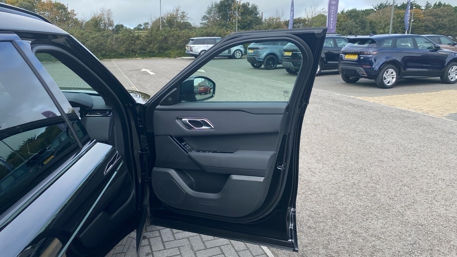 Used Land Rover Range Rover Velar 2024 for sale - 76302894: Photo 46