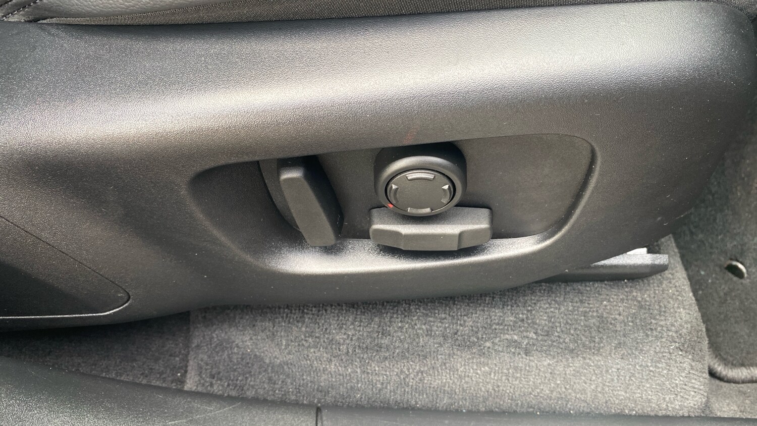 Used Land Rover Range Rover Velar 2024 for sale - 76302894: Photo 51