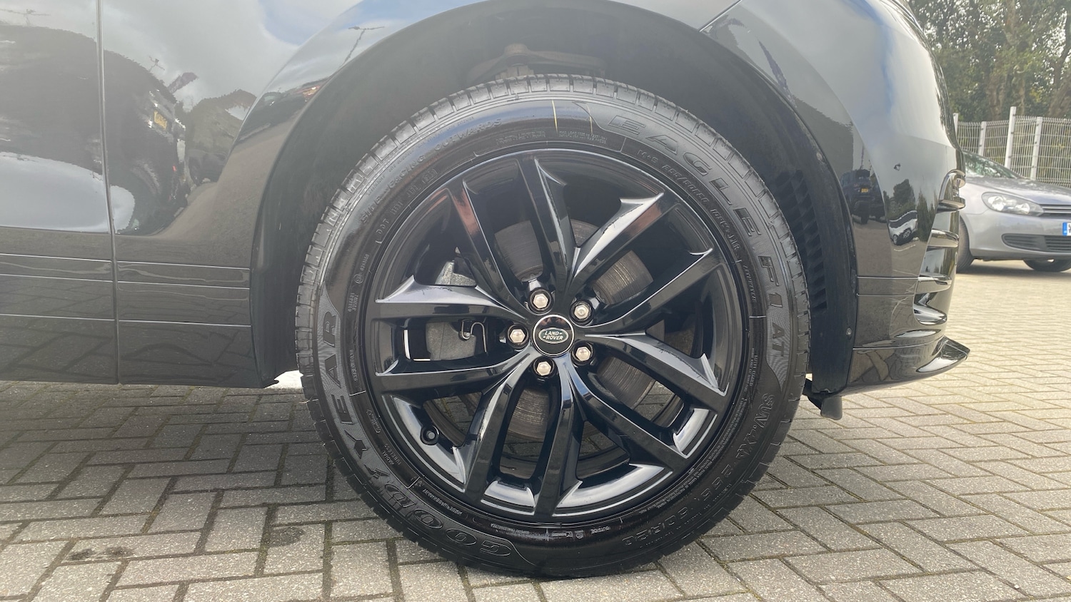 Used Land Rover Range Rover Velar 2024 for sale - 76302894: Photo 8