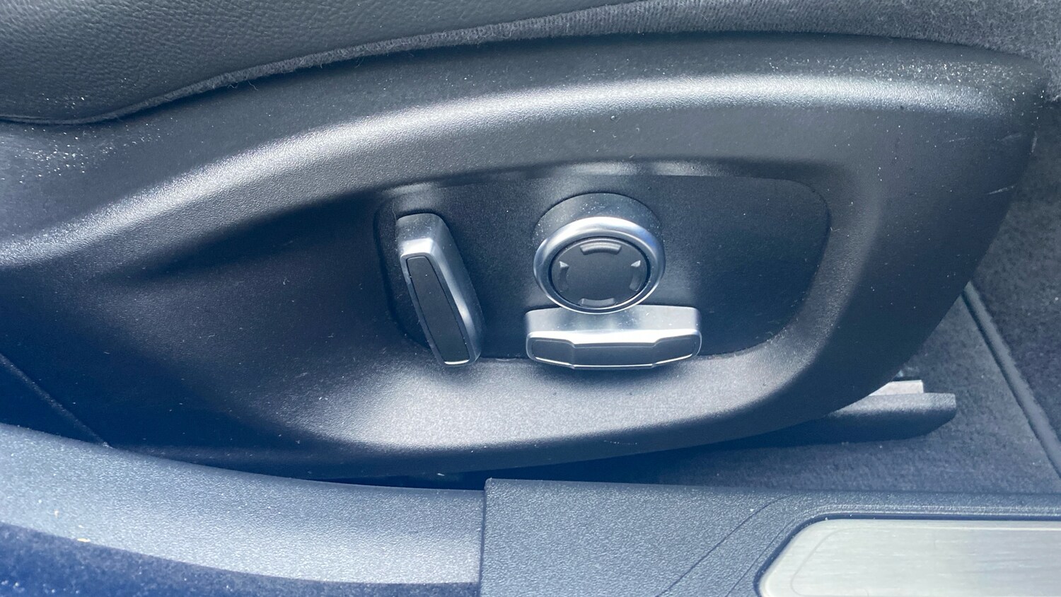 Used Jaguar XE 2020 for sale - 78212217: Photo 40