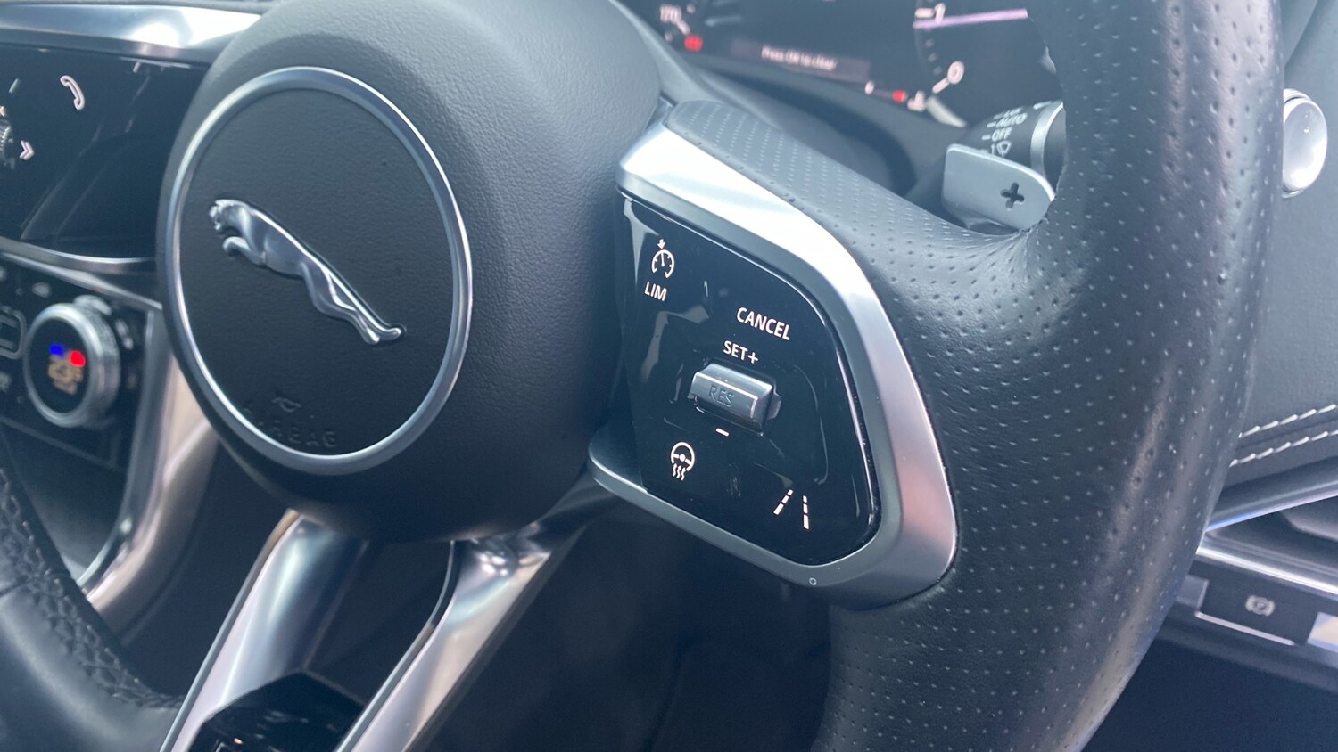 Used Jaguar XE 2020 for sale - 78212217: Photo 42