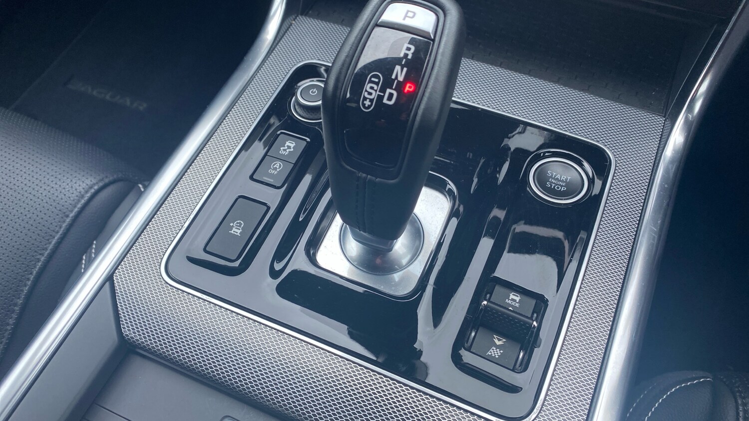 Used Jaguar XE 2020 for sale - 78212217: Photo 51