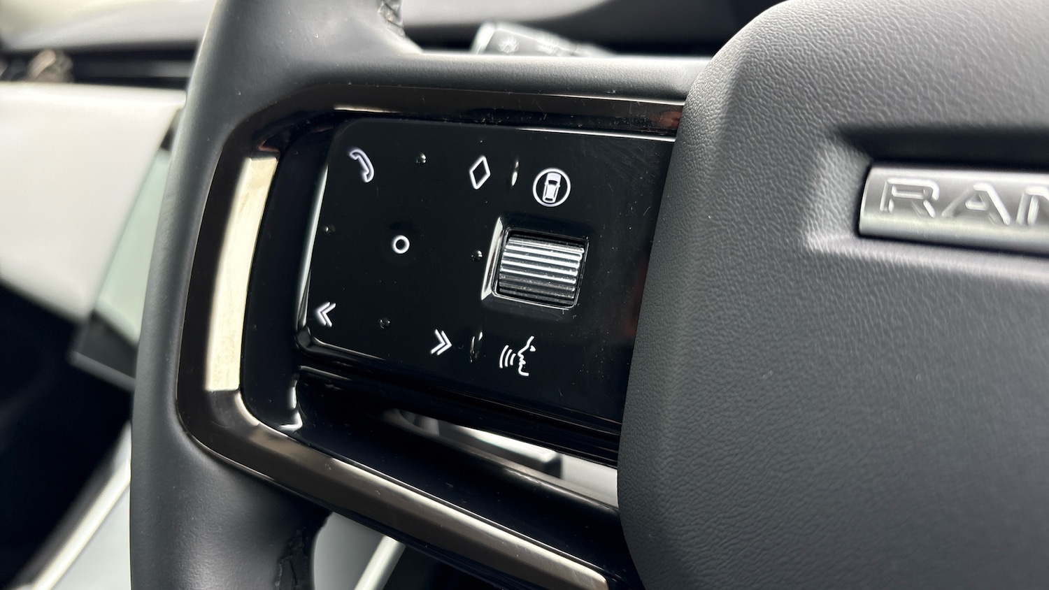 Used Land Rover Range Rover Evoque 2023 for sale - 78180179: Photo 29