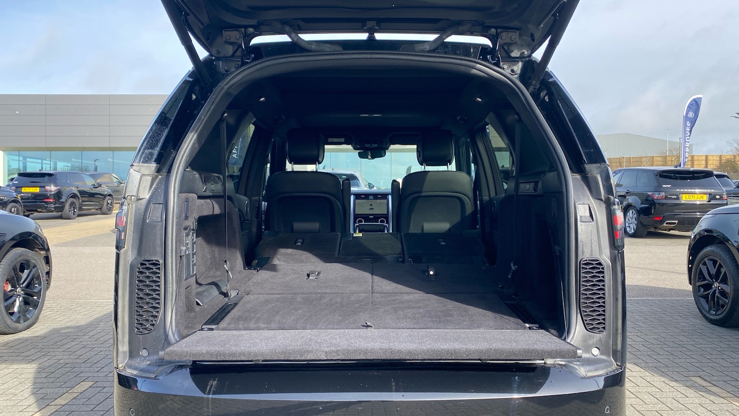 Used Land Rover Discovery 2023 for sale - 77530184: Photo 10