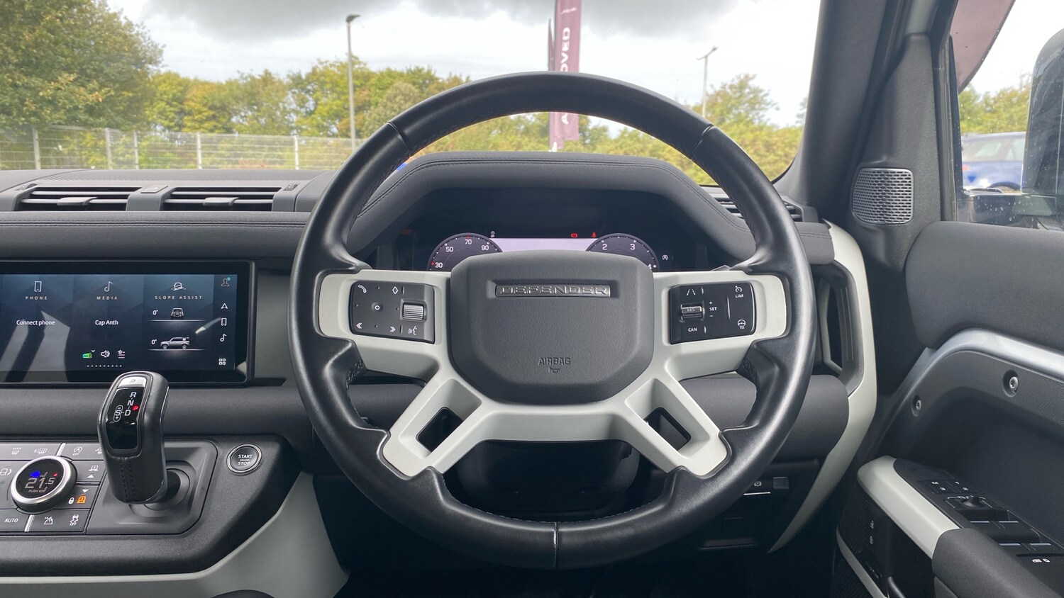 Used Land Rover Defender 2022 for sale - 76566185: Photo 15