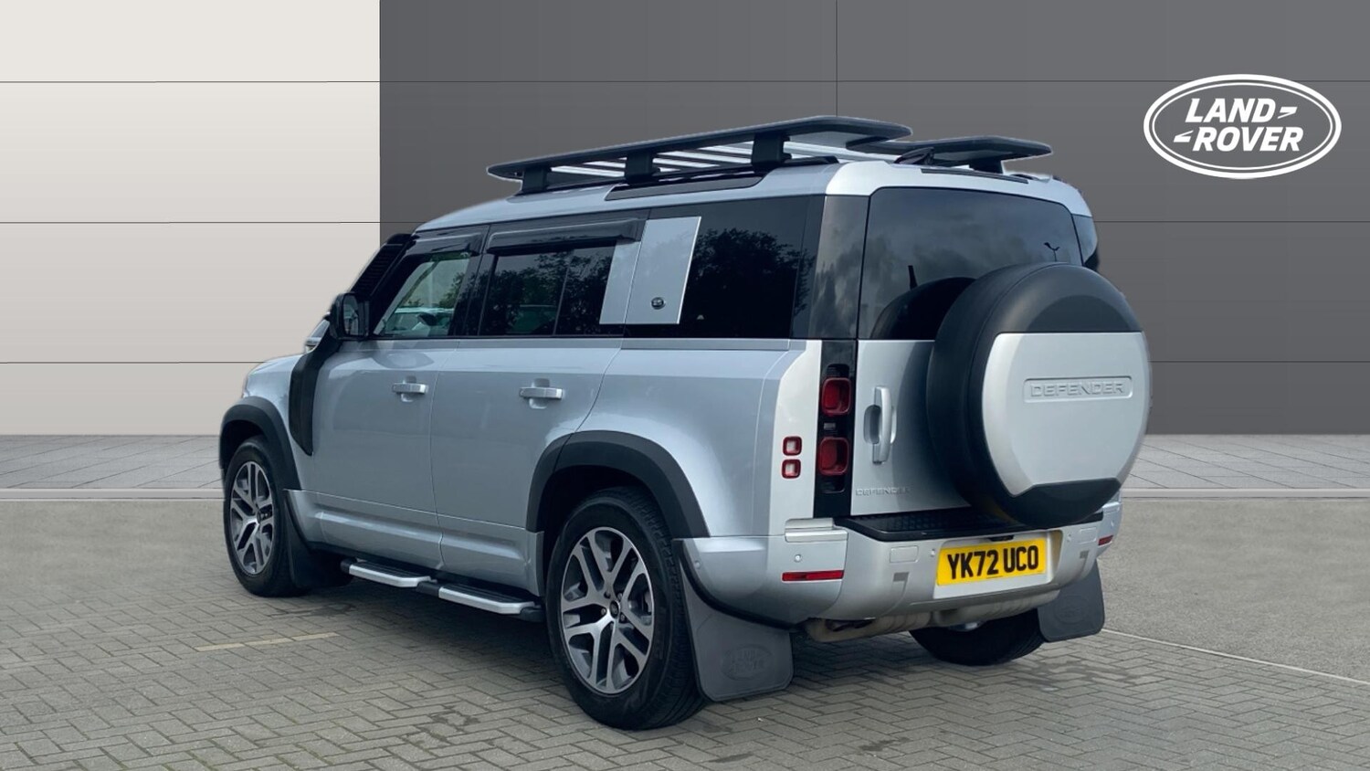 Used Land Rover Defender 2022 for sale - 76566185: Photo 2