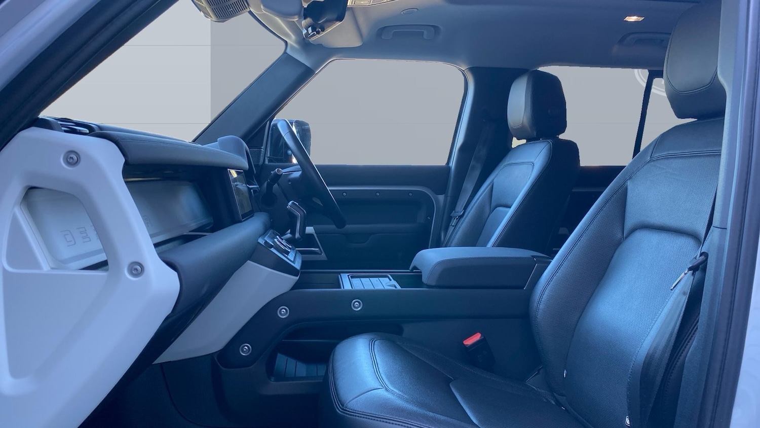 Used Land Rover Defender 2022 for sale - 76566185: Photo 3