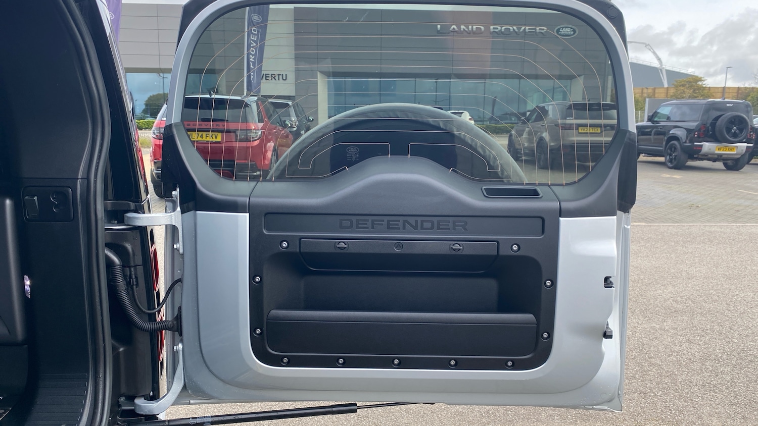 Used Land Rover Defender 2022 for sale - 76566185: Photo 40